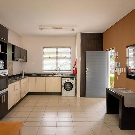 Apartments @ 125 Габороне Екстериор снимка