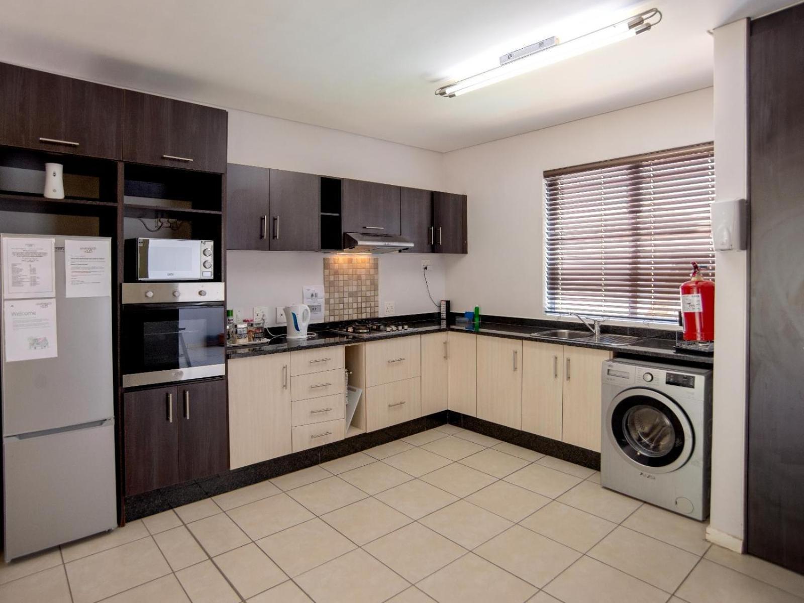 Apartments @ 125 Габороне Стая снимка