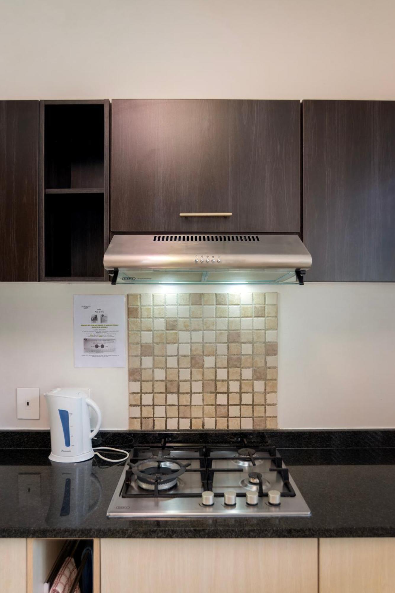 Apartments @ 125 Габороне Екстериор снимка