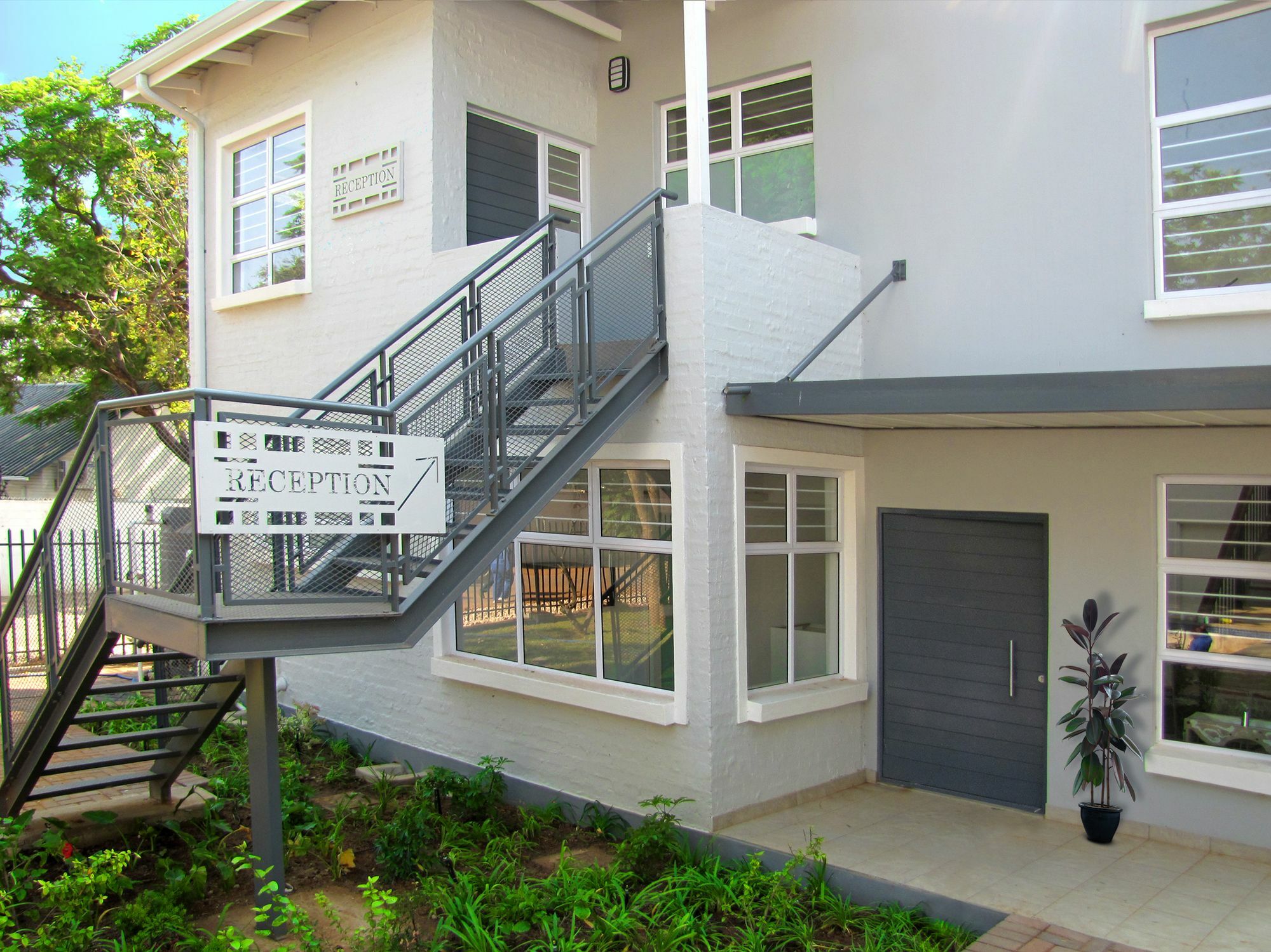 Apartments @ 125 Габороне Екстериор снимка